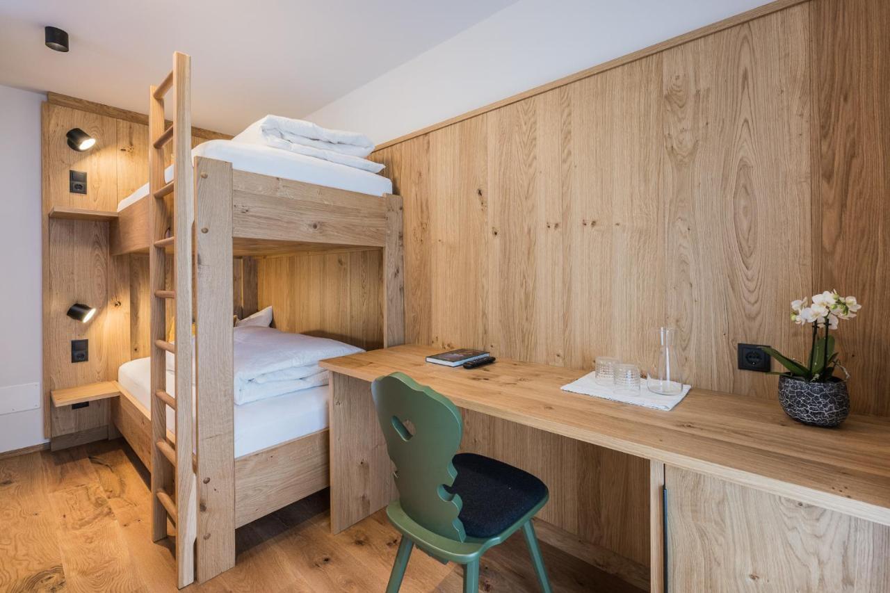 Gasthof Albergo Dolomiten Prags Eksteriør billede