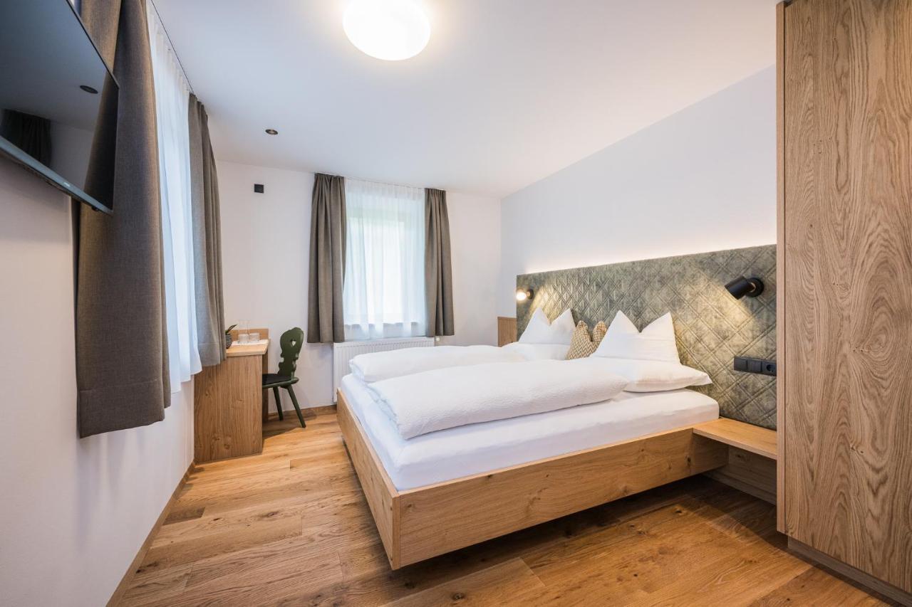 Gasthof Albergo Dolomiten Prags Eksteriør billede