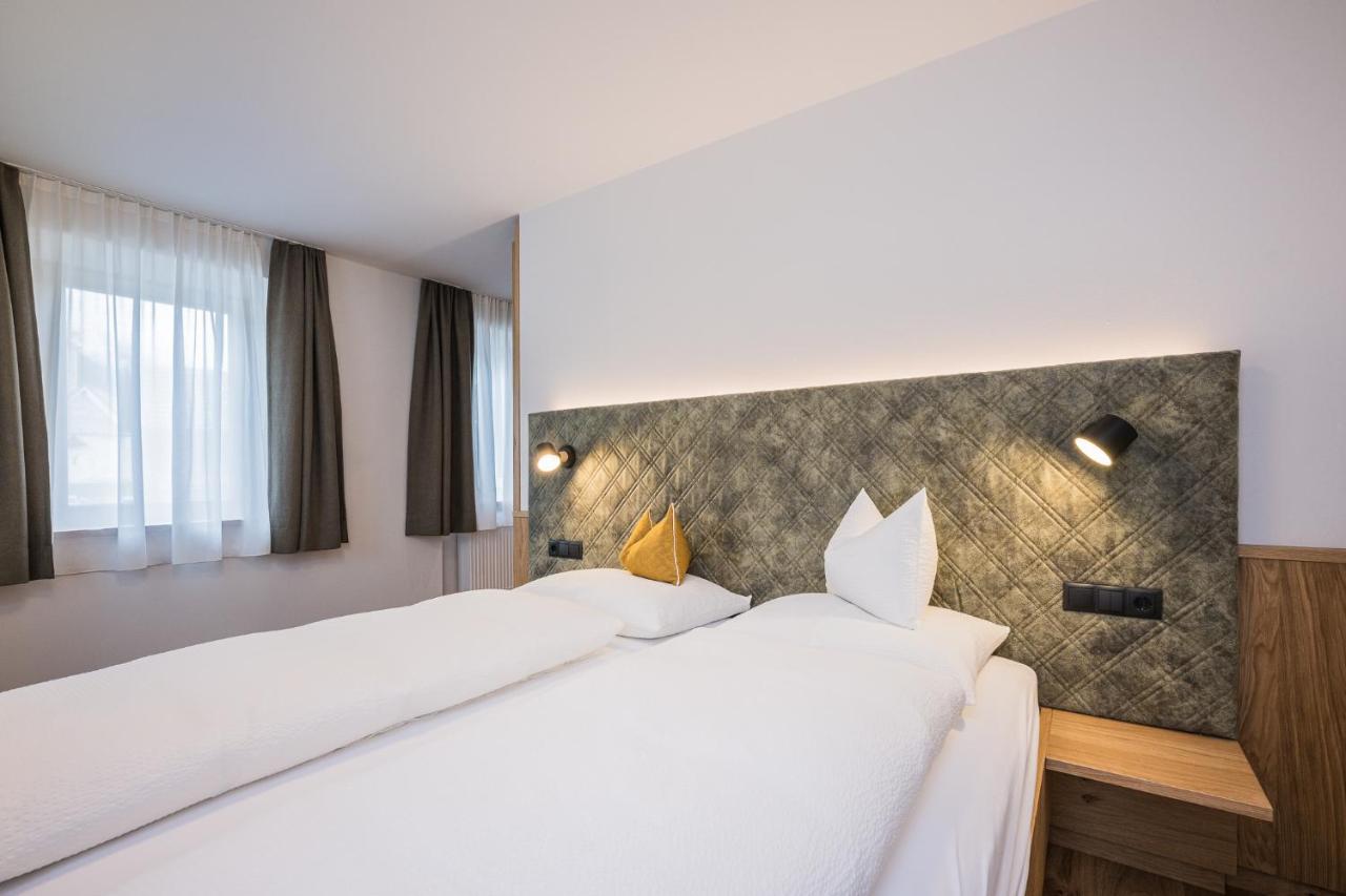 Gasthof Albergo Dolomiten Prags Eksteriør billede