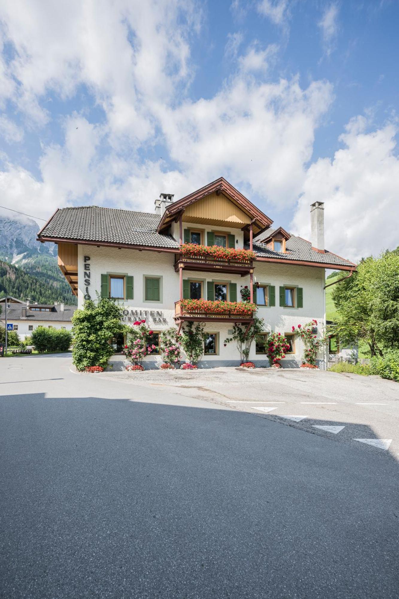 Gasthof Albergo Dolomiten Prags Eksteriør billede