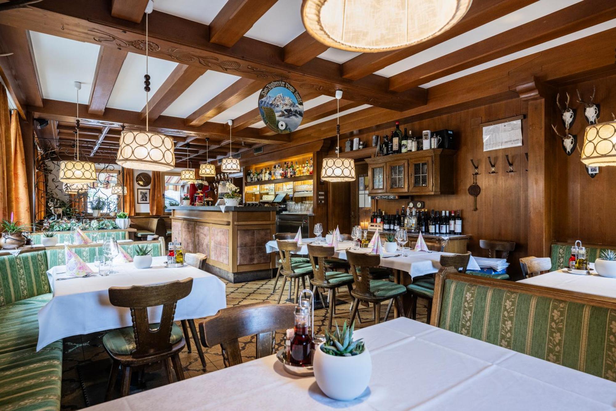 Gasthof Albergo Dolomiten Prags Eksteriør billede