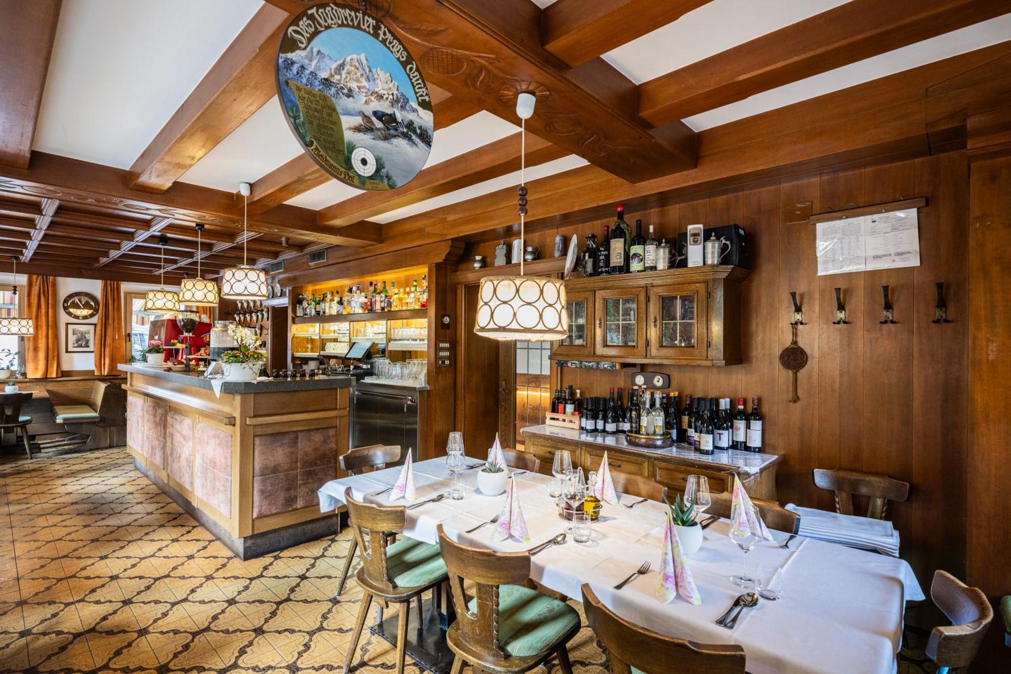 Gasthof Albergo Dolomiten Prags Eksteriør billede