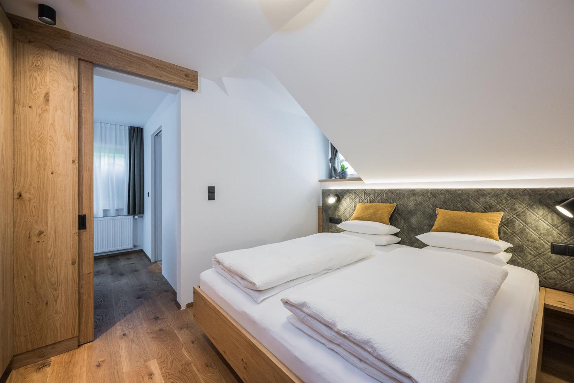 Gasthof Albergo Dolomiten Prags Eksteriør billede