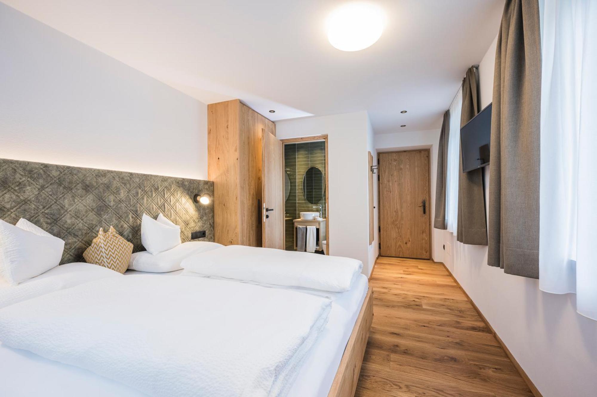 Gasthof Albergo Dolomiten Prags Eksteriør billede