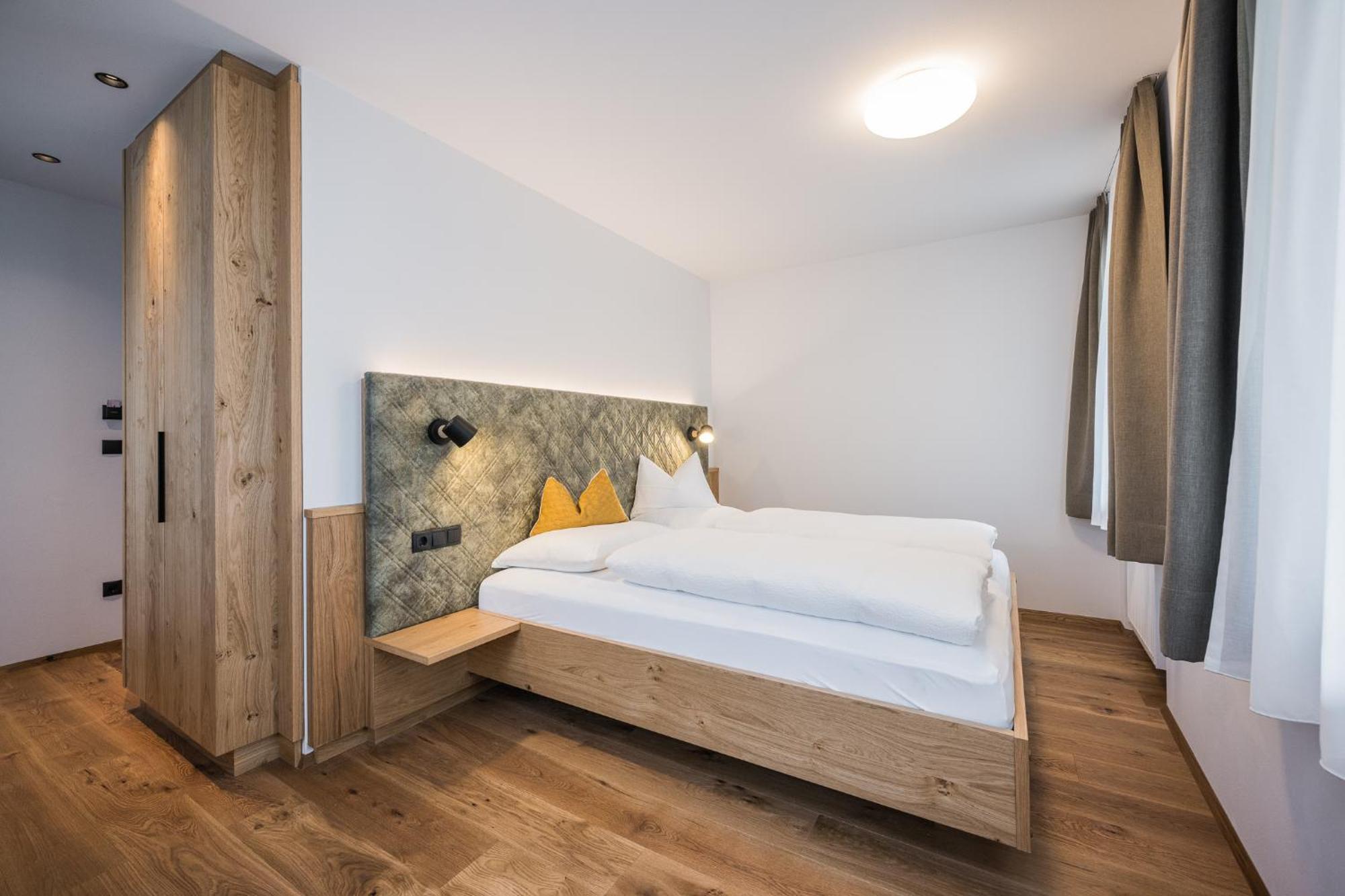 Gasthof Albergo Dolomiten Prags Eksteriør billede