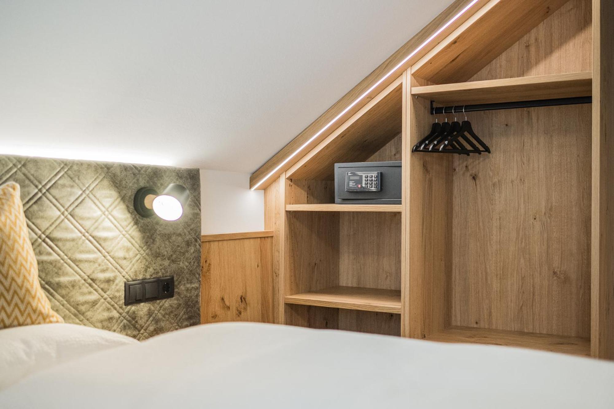 Gasthof Albergo Dolomiten Prags Eksteriør billede