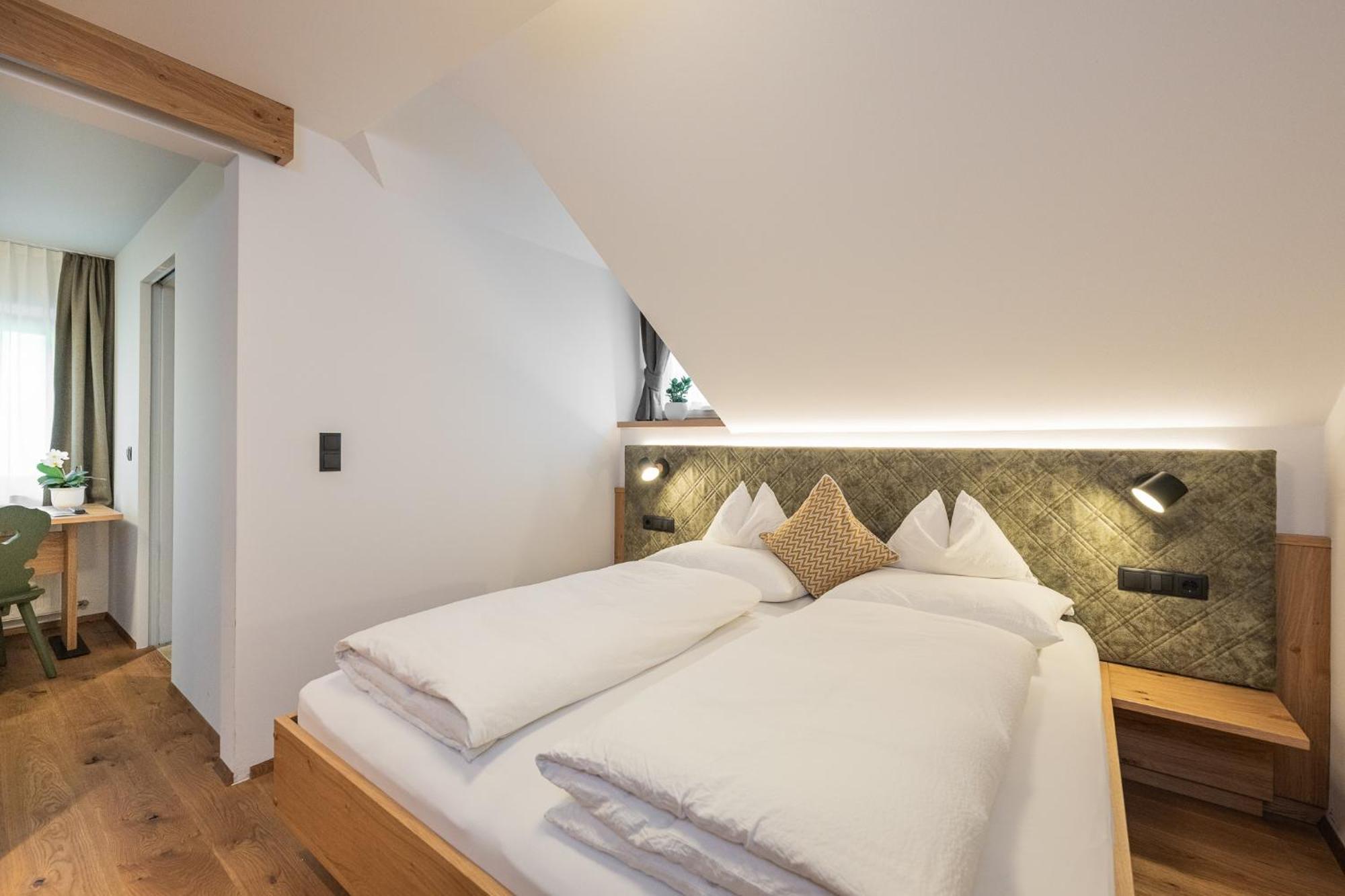 Gasthof Albergo Dolomiten Prags Eksteriør billede