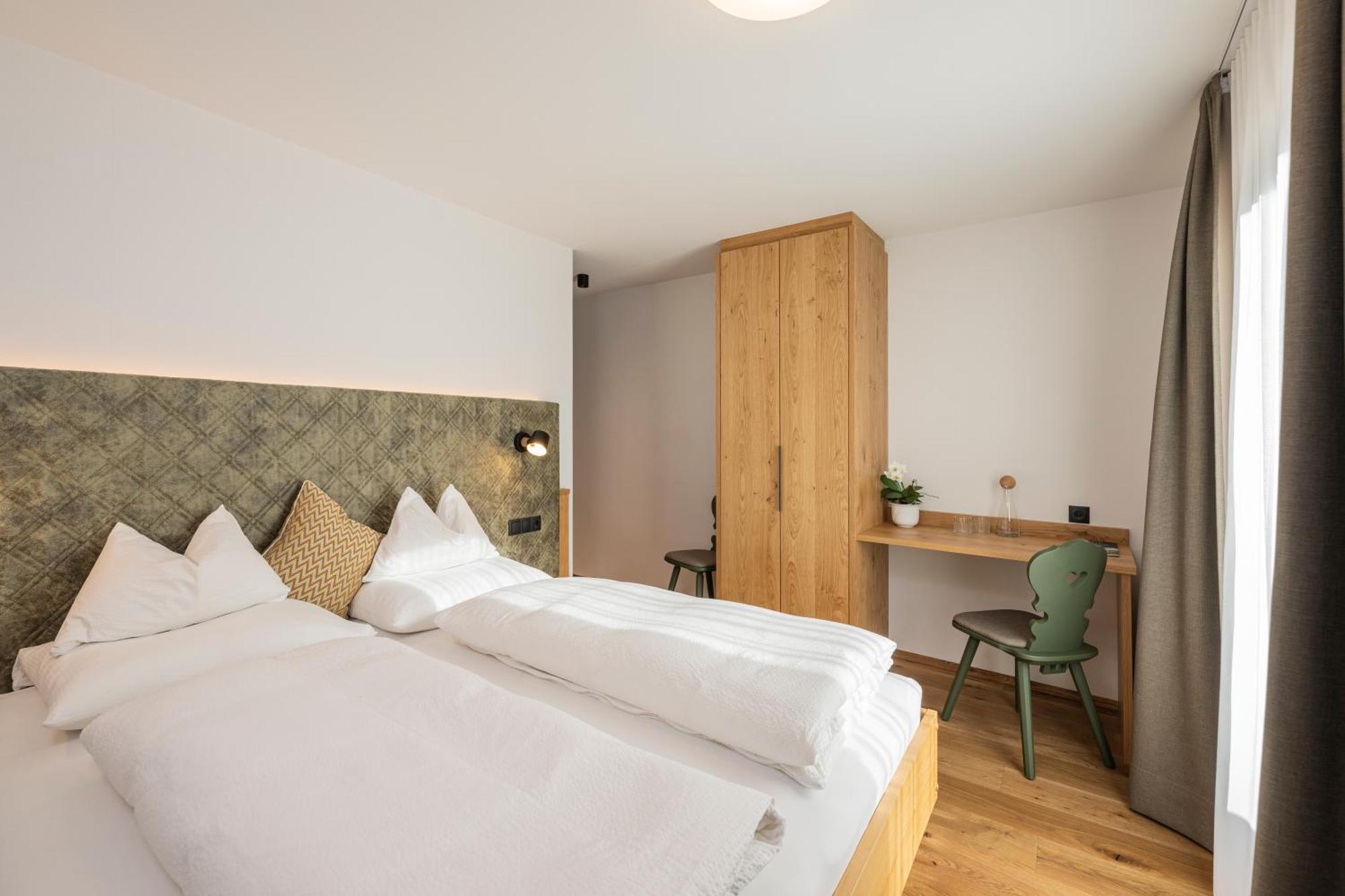 Gasthof Albergo Dolomiten Prags Eksteriør billede