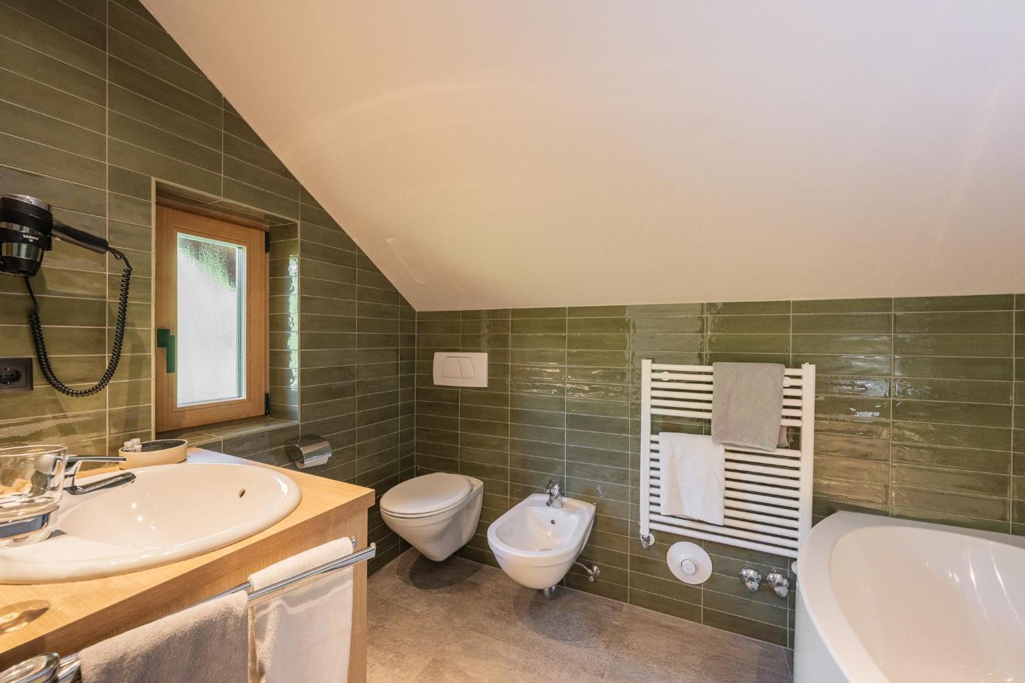 Gasthof Albergo Dolomiten Prags Eksteriør billede